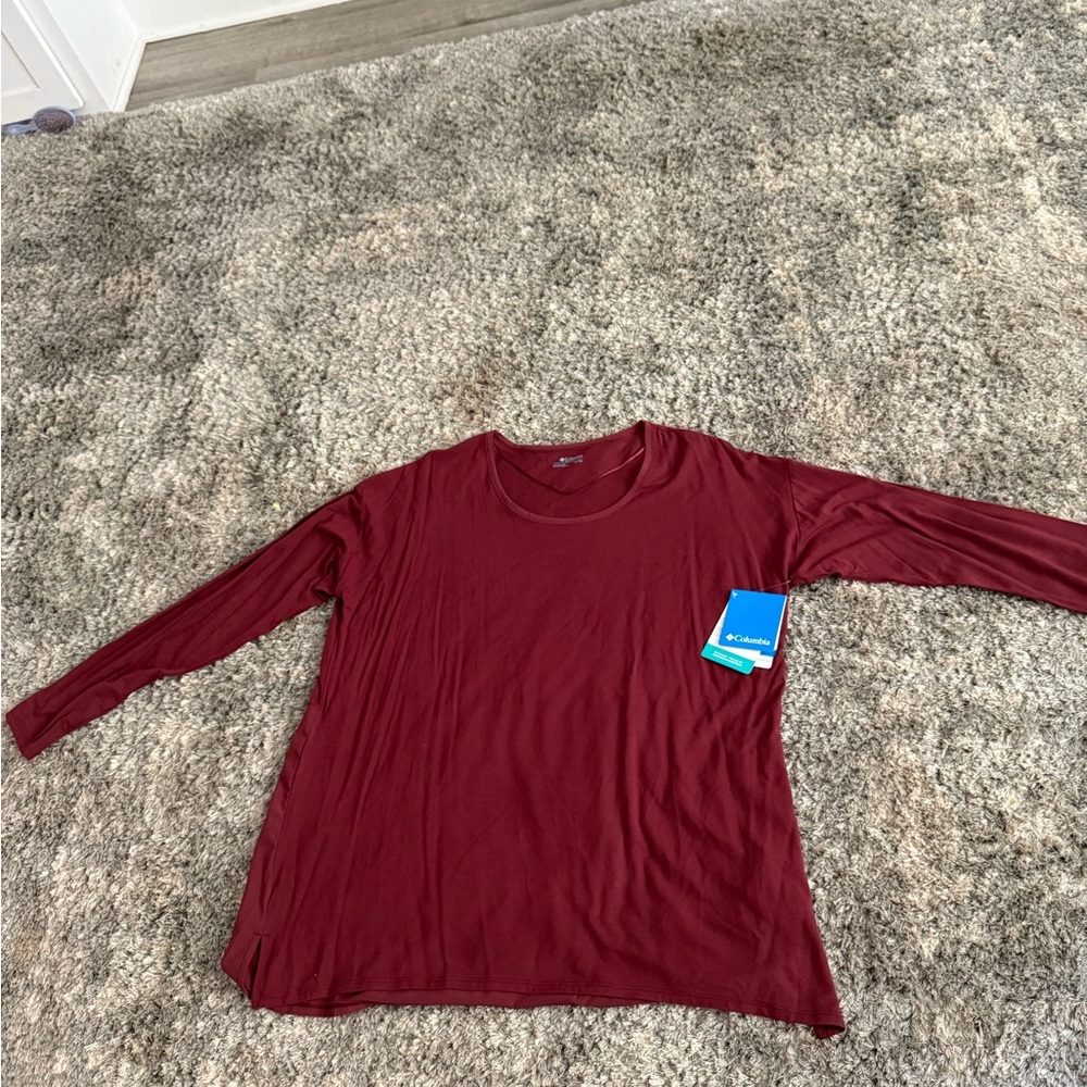 Columbia Burgundy Long Sleeve Top. XL